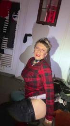 Moniqu3Lov3 webcam model stream image