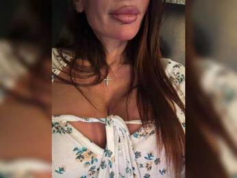 OrgazMia webcam model stream image