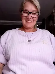 irinamaux webcam model stream image