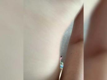 top_queen webcam model stream image