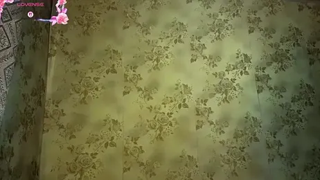 QutieDaSweet webcam model stream image