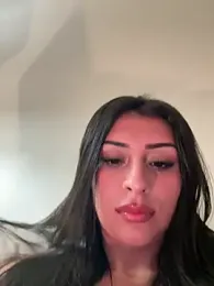 sweetAli_ webcam model stream image