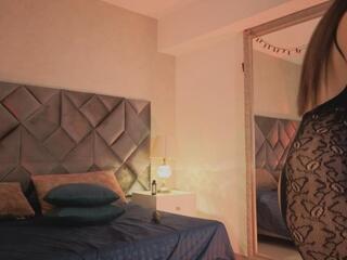 Leiza Thompson webcam model stream image