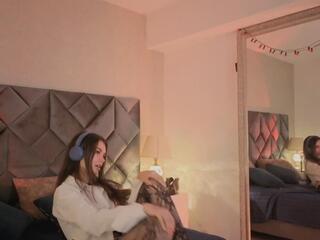 Leiza Thompson webcam model stream image