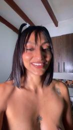 AnyLeon webcam model stream image