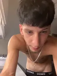 Leonardo0606 webcam model stream image