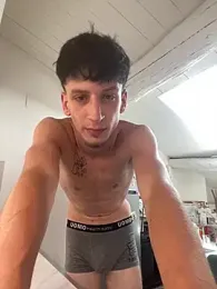 Leonardo0606 webcam model stream image