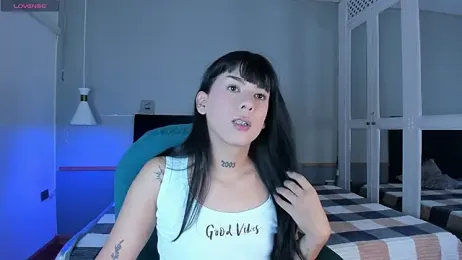 yossi_peach_cute webcam model stream image