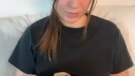 Lucyschickt webcam model stream image
