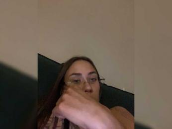 v_-_-_v webcam bongacams model stream image