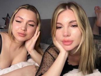 VelvetTwins webcam model stream image