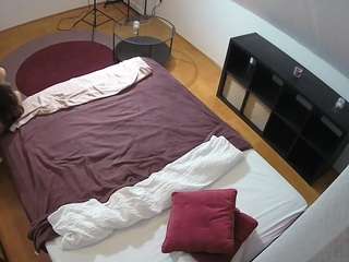 voyeurcam-julmodels-whitebed-2 webcam model stream image