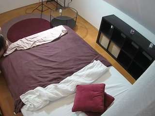 voyeurcam-julmodels-whitebed-2 webcam camsoda model stream image