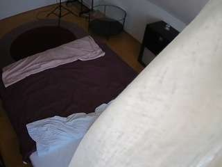 voyeurcam-julmodels-whitebed-2 webcam model stream image
