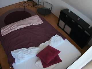 voyeurcam-julmodels-whitebed-2 webcam model stream image