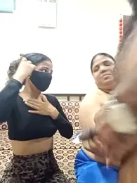 HoneyHush webcam model stream image