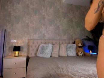 Raisa1gee webcam model stream image