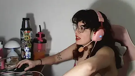 Owly_bloom webcam model stream image