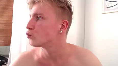 AlexxSweet webcam model stream image
