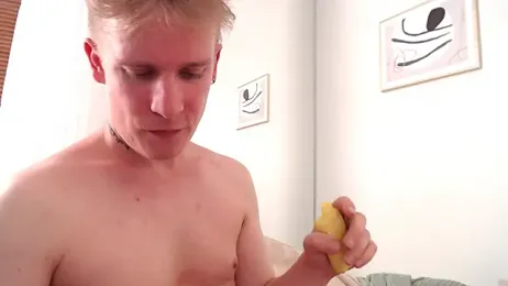 AlexxSweet webcam model stream image
