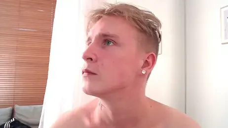 AlexxSweet webcam model stream image