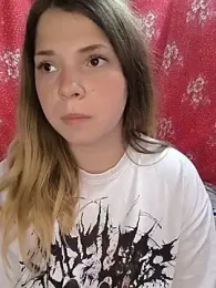 Zuli_Kiska webcam model stream image