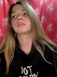 Zuli_Kiska webcam model stream image