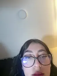 _QaraH webcam model stream image