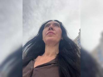 TRULIULIUSHA webcam model stream image