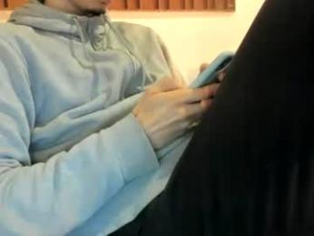 moderdelier webcam model stream image