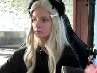 loubramley webcam model stream image