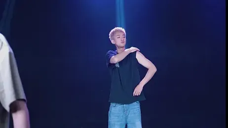 AAA-winner webcam model stream image