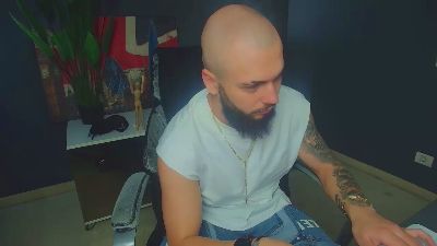 OscarWills webcam model stream image