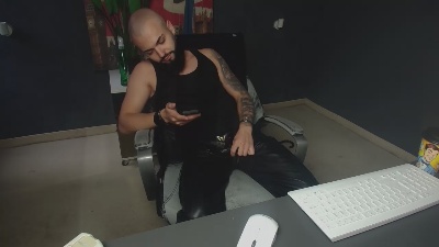 OscarWills webcam model stream image
