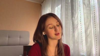 AdeliaDerousse webcam model stream image