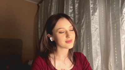AdeliaDerousse webcam model stream image