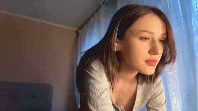AdeliaDerousse webcam model stream image
