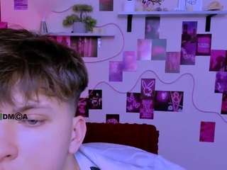 travis-wolf webcam model stream image