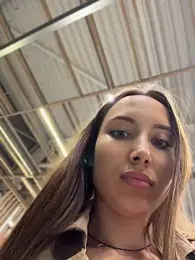 ICrazyOneIRL webcam model stream image