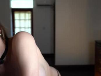 chloewildd webcam model stream image