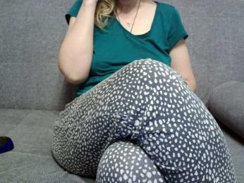 Verika webcam model stream image