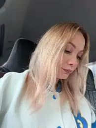 LavenderHot webcam model stream image