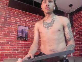 Valentino Knox webcam model stream image