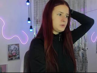 Lily Loyd webcam model stream image