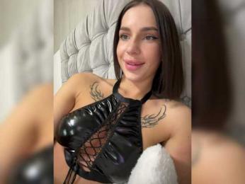 BabyDarii webcam model stream image