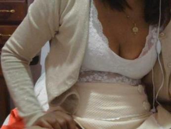 Mielly webcam model stream image