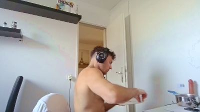 ALPHA_HUNK webcam model stream image