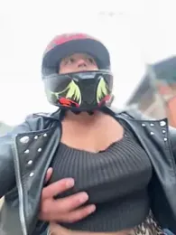 -Mia1 webcam model stream image