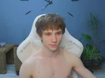 pupsenish webcam model stream image