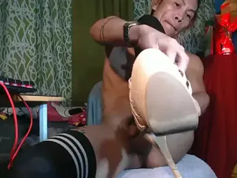 YourTopweng webcam model stream image